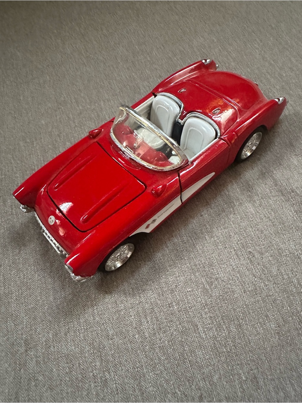 1957 Red Corvette 1:24 Replica Collectible